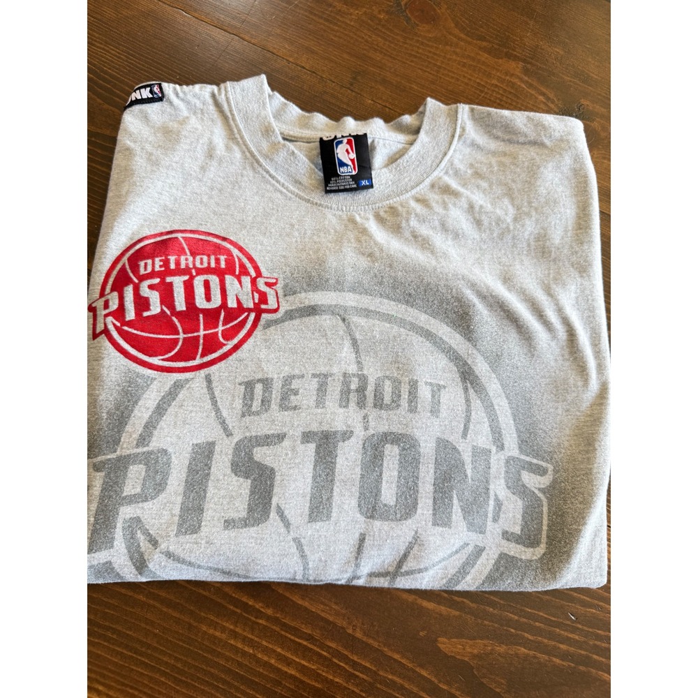 UNK NBA Detroit Pistons Graphic T-Shirt Mens XL Heather Gray Basketball Tee